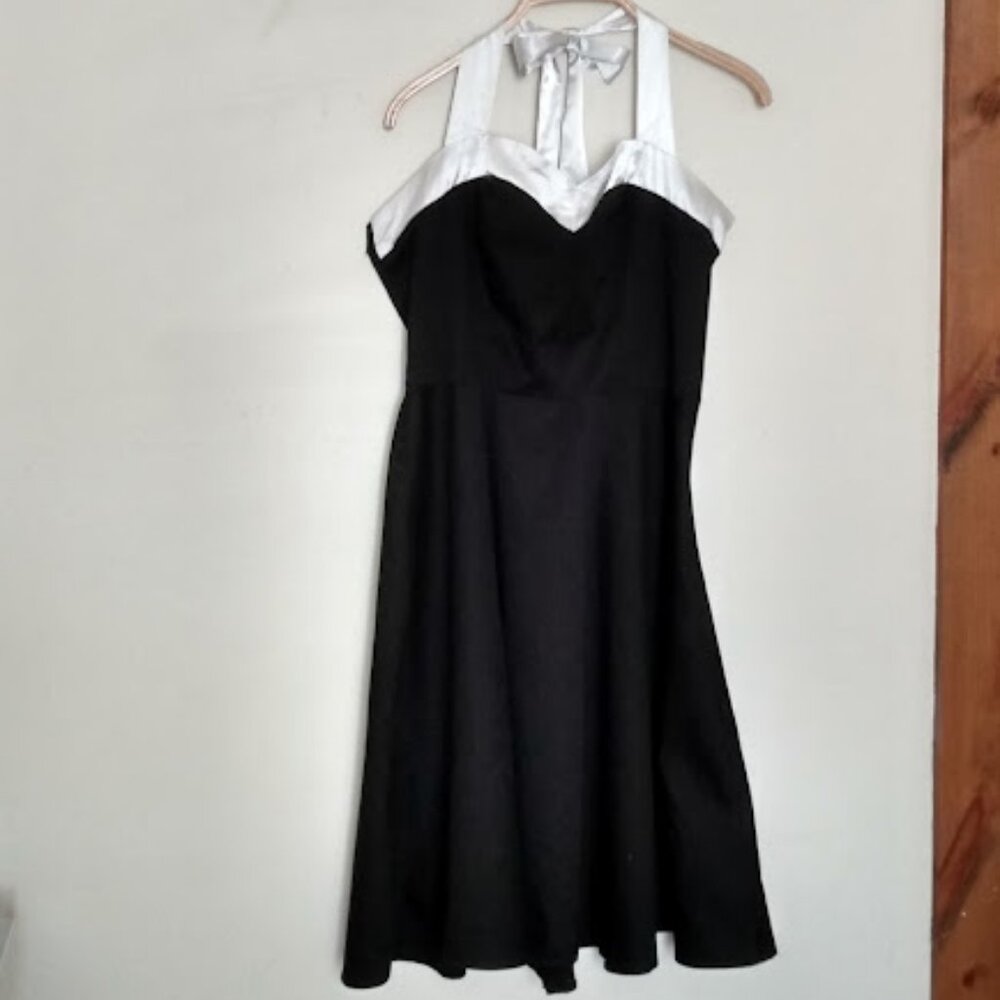 Black and White Retro Dress Size L